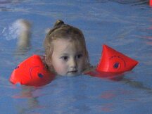 12-10-2000 Mariska zwemmen