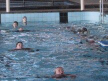 16-01-2001 Ellis en Cynthia afzwemmen voor C