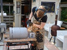 12-07-2014 Met Thijs tuinhaard maken van gasfles