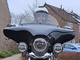 02-12-Sandra-Harley-Davison-met-Valbeugel